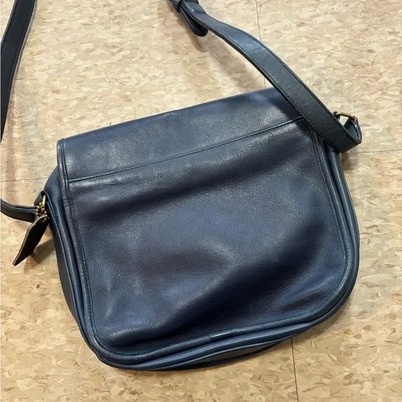 Vintage Coach Blue Leather Crossbody Bag - Picture 6 of 9